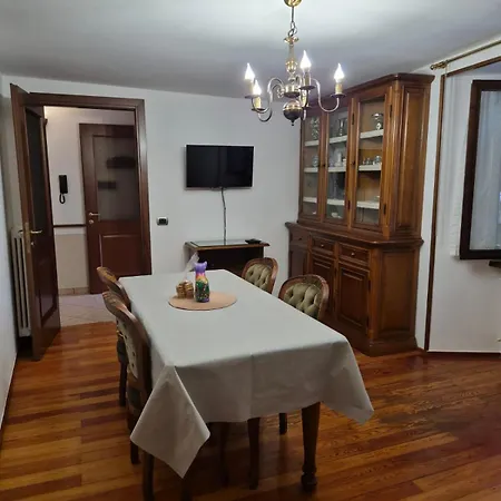 L'appartamento D'elda Apartman